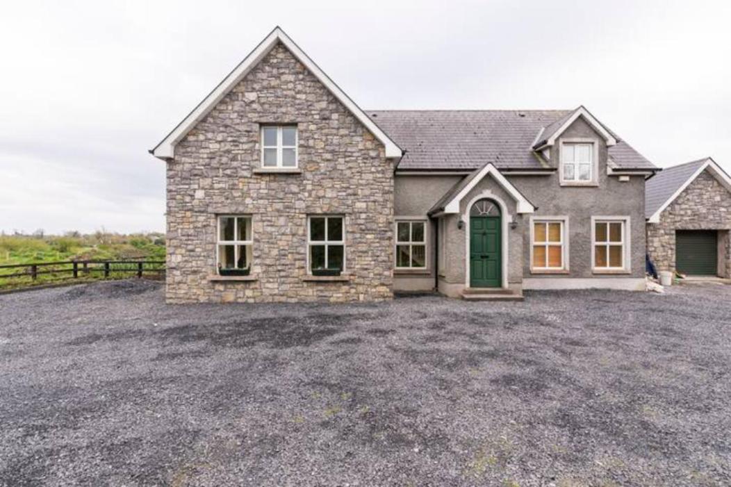 Ballinasloe Guest House In The Heart Of The Country Dış mekan fotoğraf